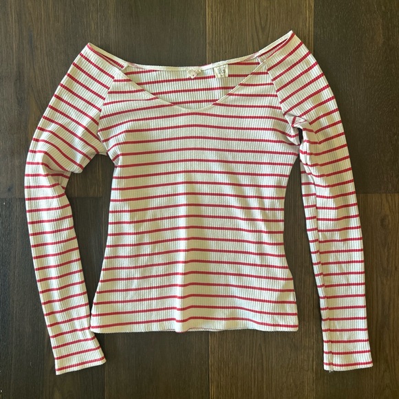 Levi’s Off The Shoulder Ribbed Top - Picture 2 of 5